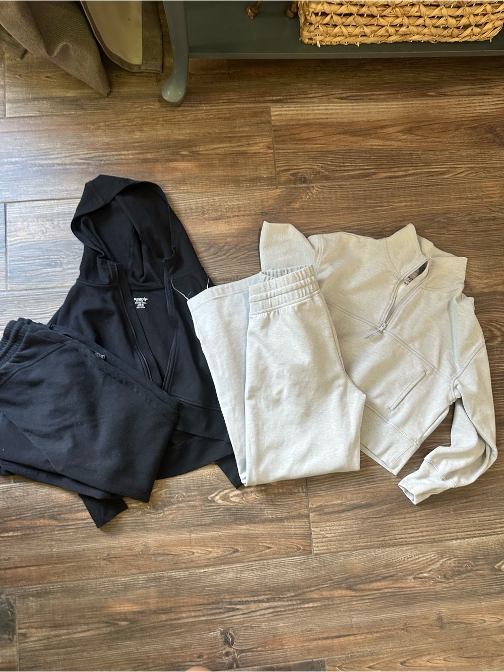 Bundle Old Navy Athletic Casual Hoodie & Sweatpants Set - Black and Light Gray